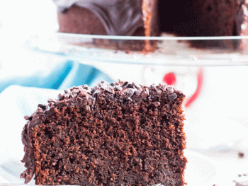 5 Minute Food Processor Chocolate Apple Cake. A handy recipe for when time is short, but cake is required.