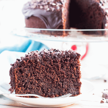 5 Minute Food Processor Chocolate Apple Cake. A handy recipe for when time is short, but cake is required.