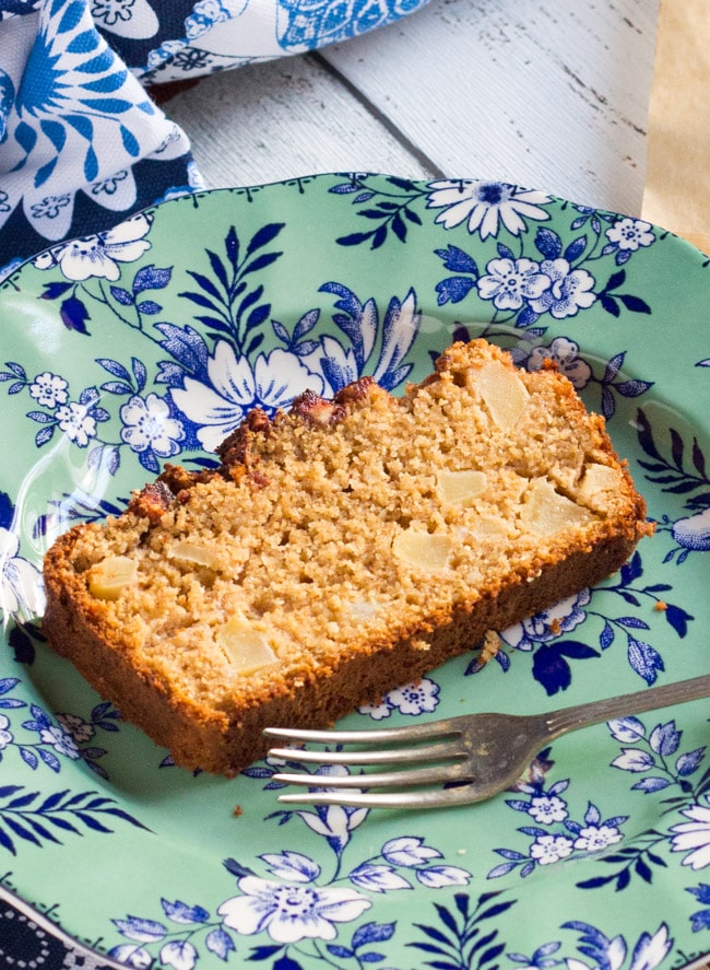 This Apple & Ginger Wholemeal Loaf Cake makes great use of seasonal apples. It is lovely and moist, and is good for dessert with cream.