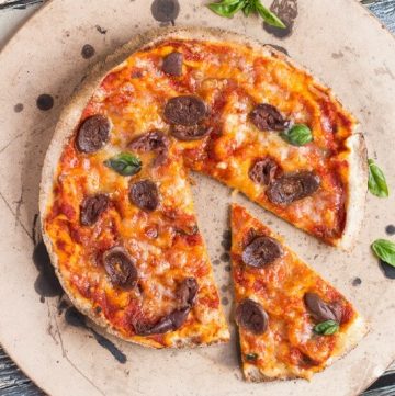 Flatbread Pizza Recipe in 15 Minutes. With a really simple flatbread pizza recipe, a frugal yet healthy meal is never far way.