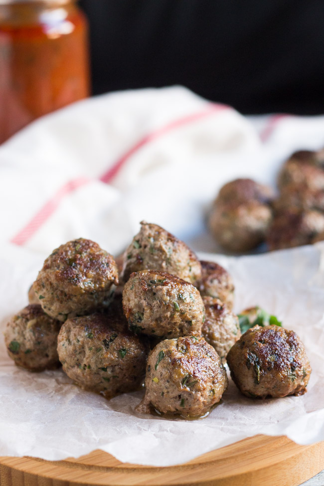 Freezer Friendly Italian Meatballs.  Handy to have in the freezer for a quick meal. | thecookspyjamas.com
