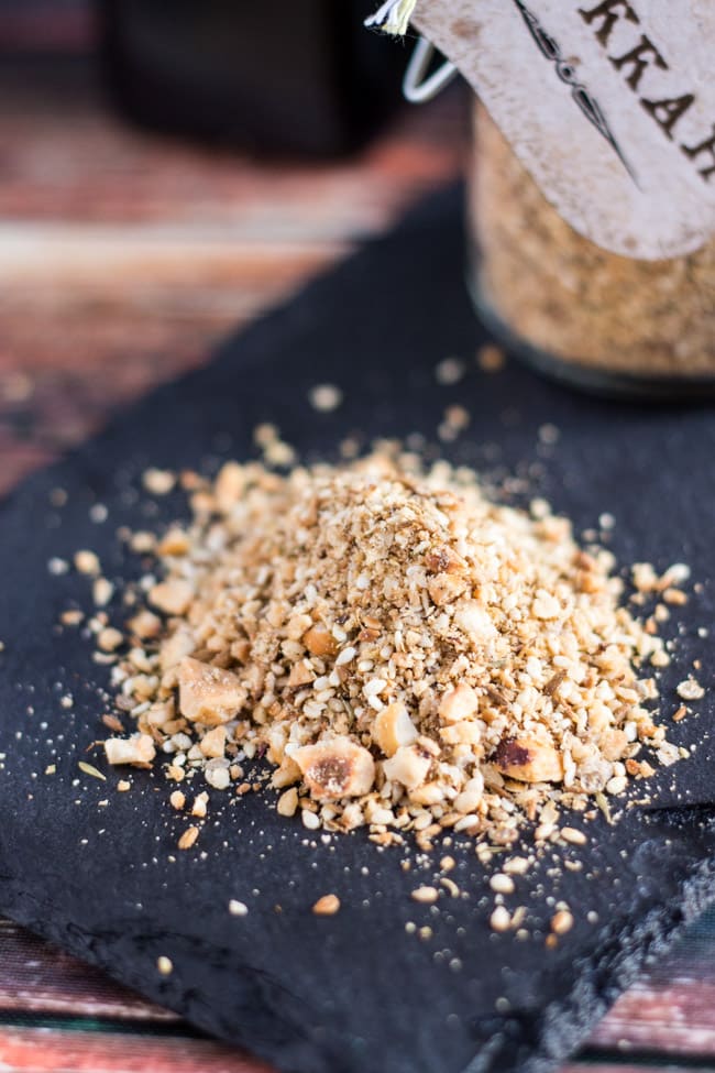 How to Make Dukkah. So simple to make at home, and makes an impressive gift.