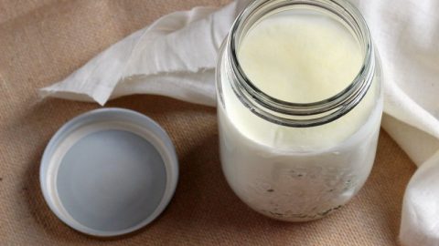 https://thecookspyjamas.com/wp-content/uploads/How-to-Make-Yoghurt-480x270.jpg