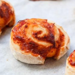 Margherita Pizza Scrolls. Perfect for the lunchbox or for kids parties. Easily frozen, they will defrot in a lunchbox by lunchtime.
