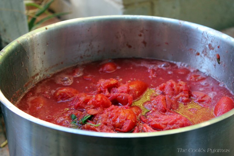 How To Make Tomato Passata : A shot of the simmering Pot of Sauce