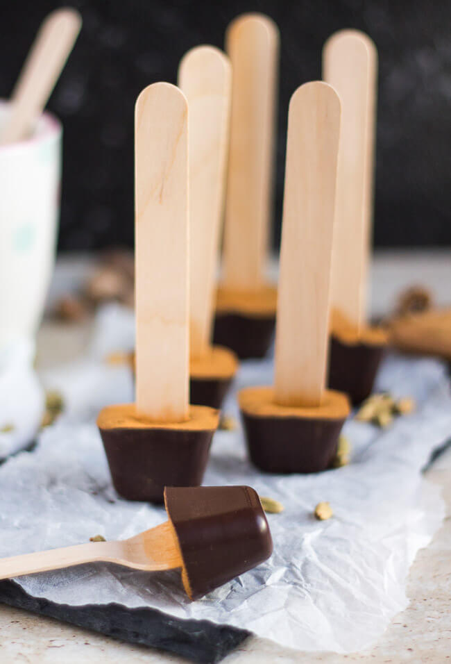 Spiced Hot Chocolate Spoons + Free Printable Gift Tags. Ever found yourself with leftover chocolate? Turn it into spiced hot chocolate spoons. An easy last minute gift.