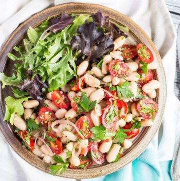 Tomato & White Bean Salad. An easy side dish that takes 10 minutes to make. Add some crusty bread and green leaves for a simple main meal.