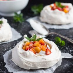 Vegan Mini Pavlovas. The perfect dessert when catering for a crowd with different dietary issues. Egg free, gluten free & vegan.